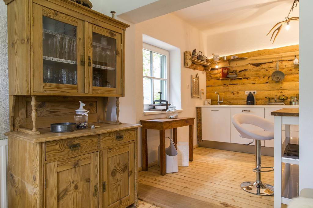 Forest Chalet, 15 Min To Salzburg Olt Town, And Most Beautiful Lakes, Secluded Location, 1,000 Sqm Garden, Mountainview, Panorama Sauna, Bath Whirlpool, Bbq&Bikes&Sunbeds For Free, Up To 10 P Golling an der Salzach Quarto foto